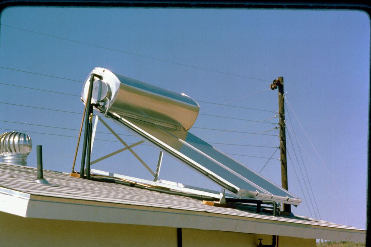 Photo 1 — Solar water heater 200 L