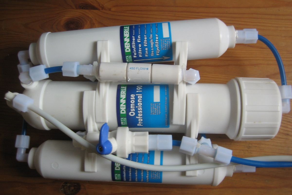 Photo 1 — 5-stage home reverse-osmosis unit