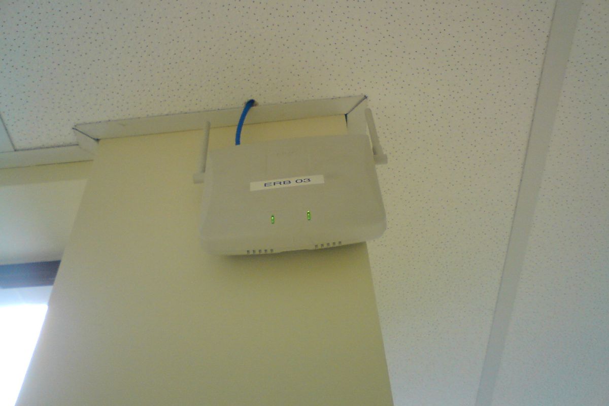 Photo 1 — Wi-Fi installation for homes and small offices